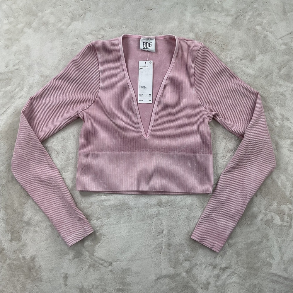 Urban Outfitters BDG Pink Ribbed V-Neck‎ Long Sleeve Crop Top NWT Large